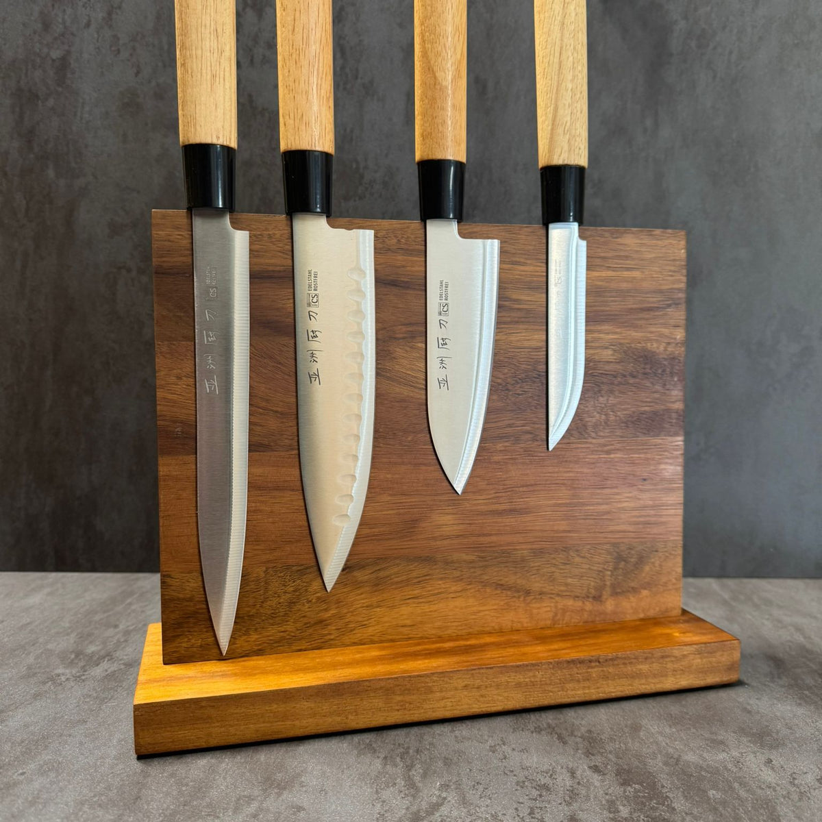 SET 4 COLTELLI CS + CEPPO MAGNETICO