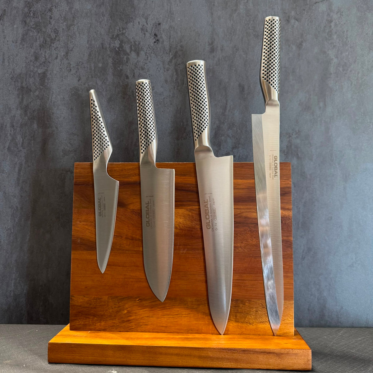 SET PROFESSIONALE 2.0 - GLOBAL MADE IN JAPAN - 4 COLTELLI + CEPPO